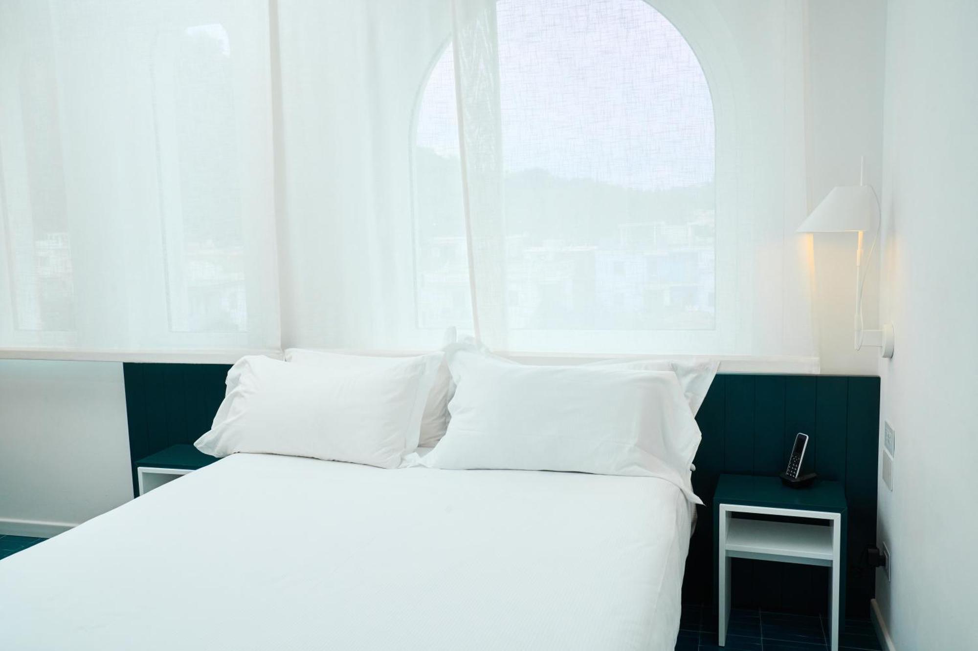 Calea Boutique Hotel Bacoli Cameră foto